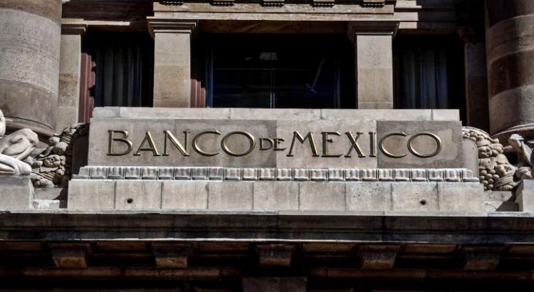 Banxico eleva 75 puntos base la tasa de interés