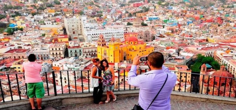 Ingresos por turismo siguen a la alza Ingresos por turismo siguen a la alza