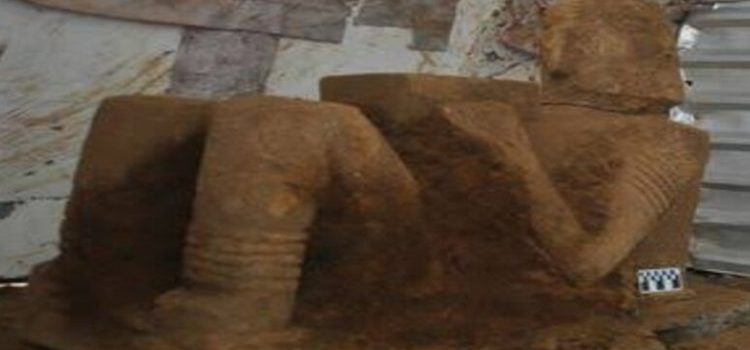 El INAH descubre una escultura prehispánica de Chac Mool en Michoacán