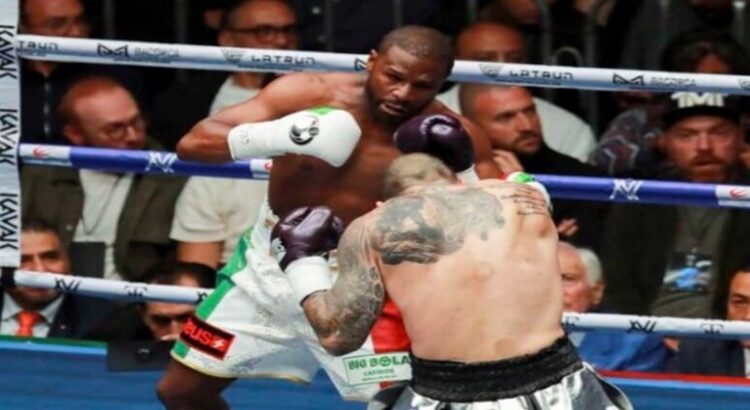 Mayweather vence a Gotti III pese a abucheos en CDMX