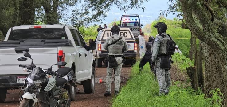 Asesinan a 3 hombres en salida a Pátzcuaro, Morelia