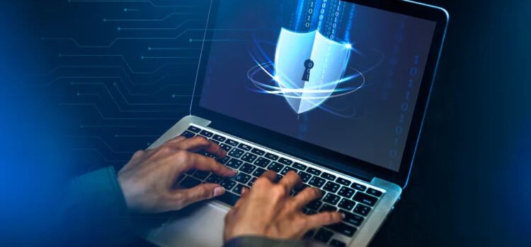 Hackers aprovechan falla en Microsoft para atacar sistemas de agencias federales de EE.UU. Hackers aprovechan falla en Microsoft para atacar sistemas de agencias federales de EE.UU.