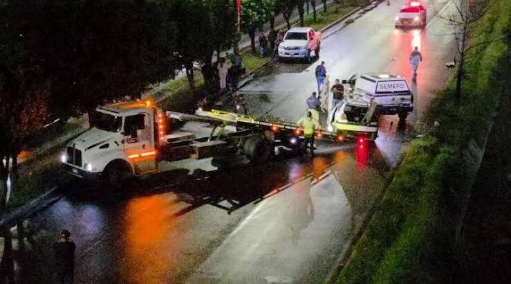 Volcadura en periférico de Morelia deja 3 personas muertas