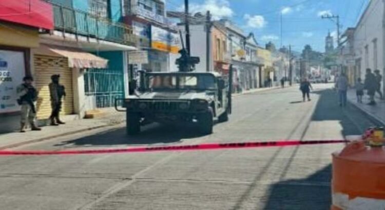 Con drones, explosivos y fusiles atacan presidencia municipal de Zinapécuaro, Michoacán