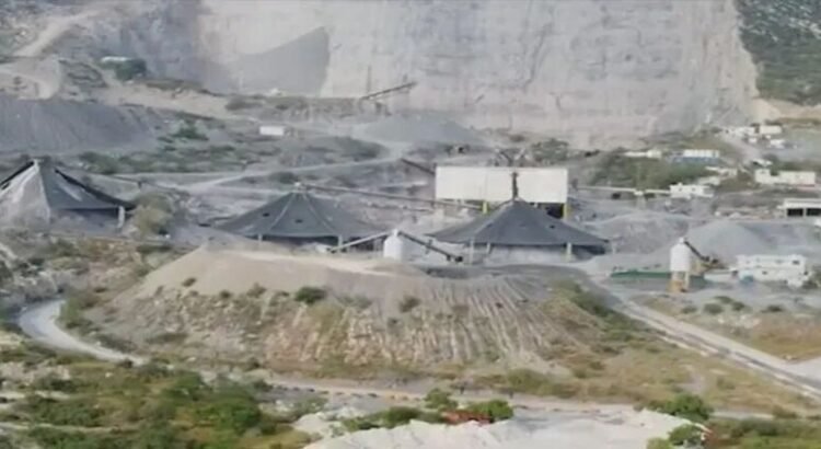 Plantón del FNLS permanecerá indefinidamente en el centro de Morelia