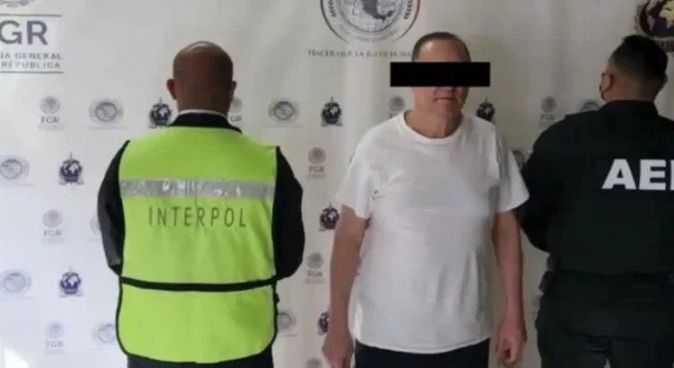 Detienen al exgobernador de Chihuahua