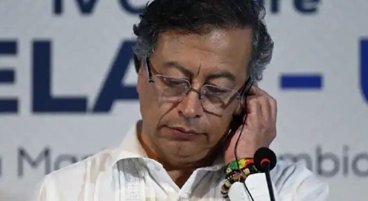 Afirma Petro que Estados Unidos bombardeó instalación ligada al narcotráfico en Venezuela